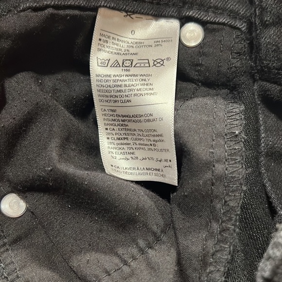 Old Navy Black Distressed Curvy Skinny Jeans - Woman's Size 0 - Picture 8 of 8